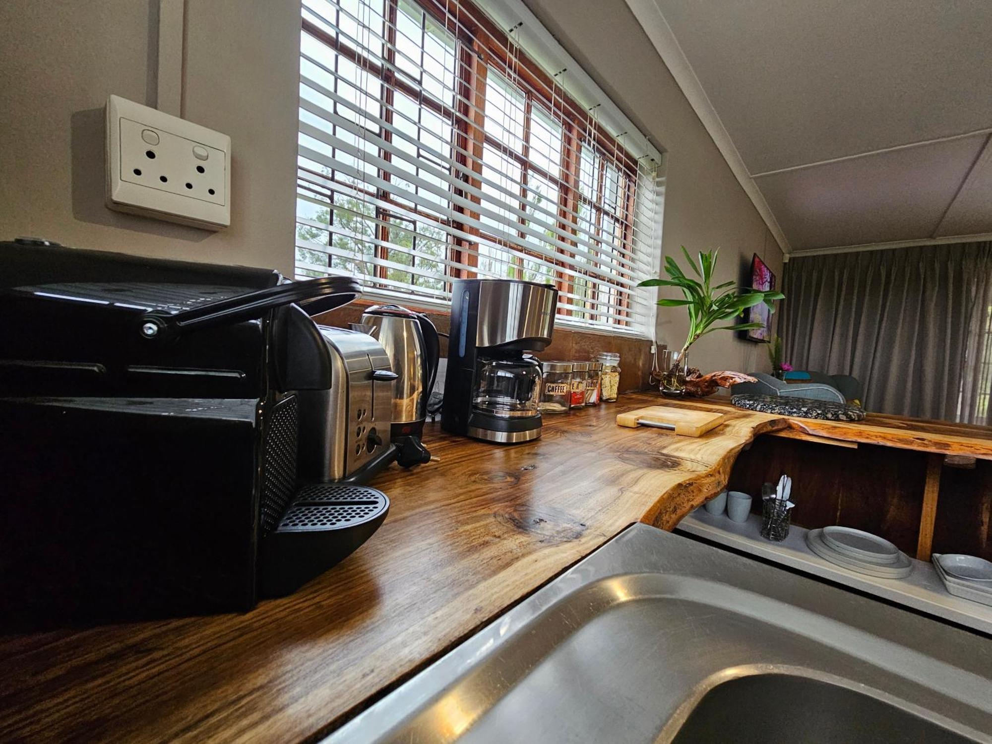 Tsitsikamma Gardens Cottages Self-Catering Cottages Sanddrif ภายนอก รูปภาพ